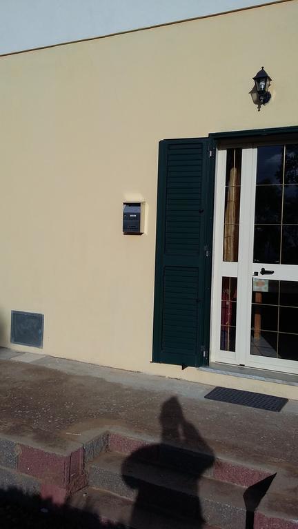 B&B Gli Ulivi SantʼAnna Arresi Exterior foto