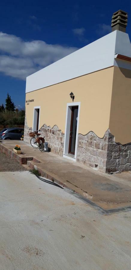 B&B Gli Ulivi SantʼAnna Arresi Exterior foto
