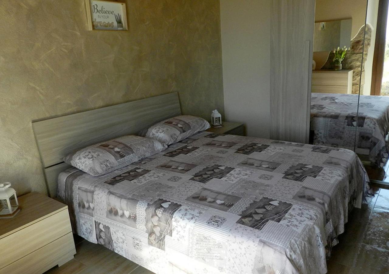B&B Gli Ulivi SantʼAnna Arresi Exterior foto